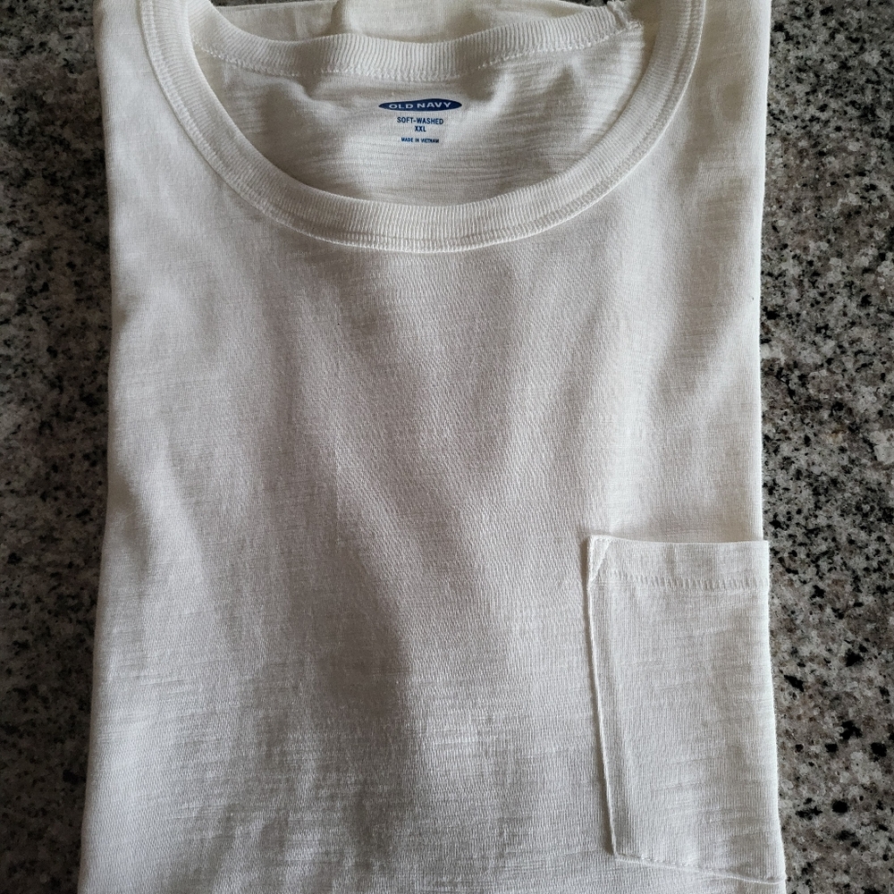 🤍 Old Navy Soft-Washed Pocket Tee – Size XXL (New with Tags)